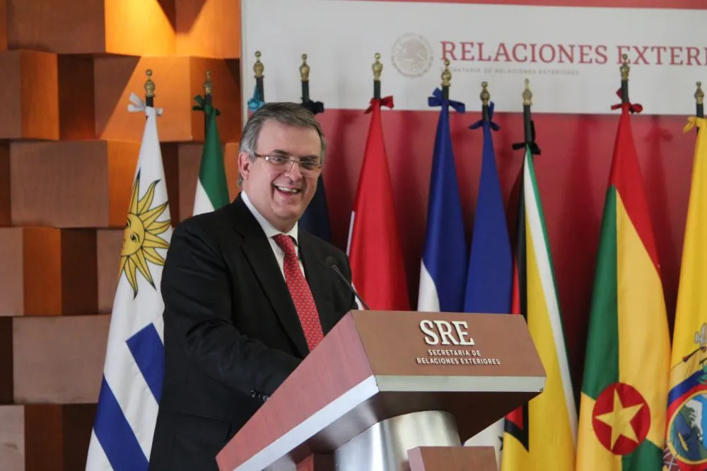 Marcelo Ebrard lamenta tiroteo en primaria de Texas