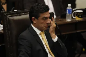 Martínez Amador pide a Junta de Gobierno que analice iniciativa de matrimonios igualitarios