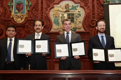 Realizan ceremonia de cancelación de estampilla postal conmemorativa a los 80 años de la BUAP