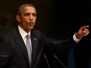 Obama promete cambio y levantamiento de embargo en Cuba