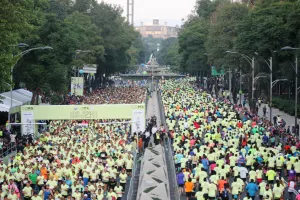 Etíopes Aschenik y Amare ganan el 33 Maratón Internacional CDMX