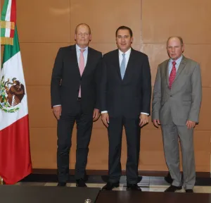 Moreno Valle se reúne con Thomas Karing de la VW