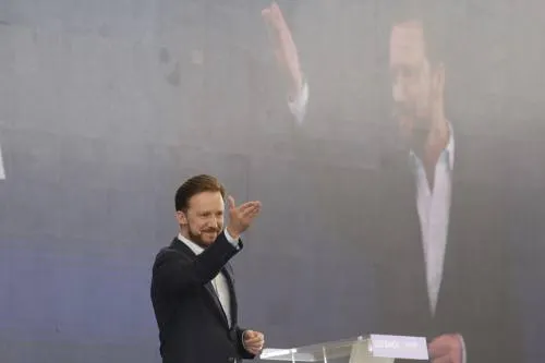 Posturas políticas avalan trabajo de Luis Banck, PRI el más crítico