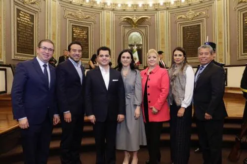 Fustigan la postura de panistas poblanos en el Congreso