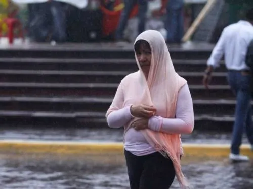 Se desatan fuertes vientos y torbellinos en gran parte del país