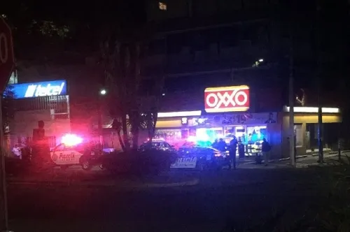 A punta de pistola, asalta tienda de conveniencia en Huexotitla