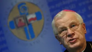 Abuso contra niños en parte es su culpa: líder de iglesia católica