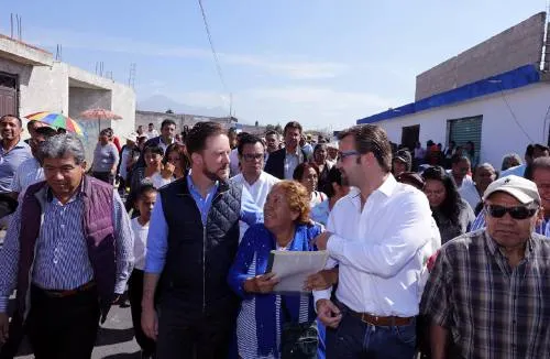 Estado y municipio mejoran calles al nororiente de la capital