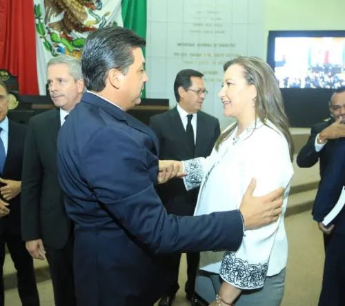 Acude Martha Erika Alonso a segundo informe de gobernador de Tamaulipas