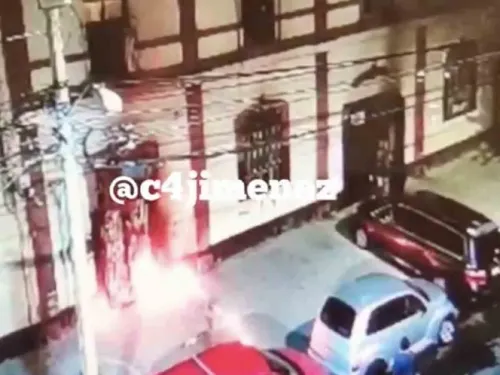 Prenden fuego a bodega con un policía dentro; se encuentra grave