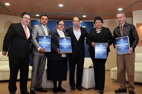 SGG rompe marca de libros donados para escuelas, hospitales y casas hogar