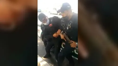 Policías de CDMX riñen por detención de compañero y se disparan