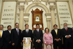 Cuauhtémoc Cárdenas expone visión de reforma energética en Puebla