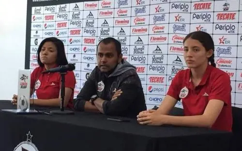 Lobas BUAP, con los pies en el piso pero la mirada en el cielo