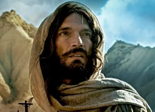 Se estrena en televisión latinoamericana “Jesús de Nazaret”, protagonizada por Julián Gil