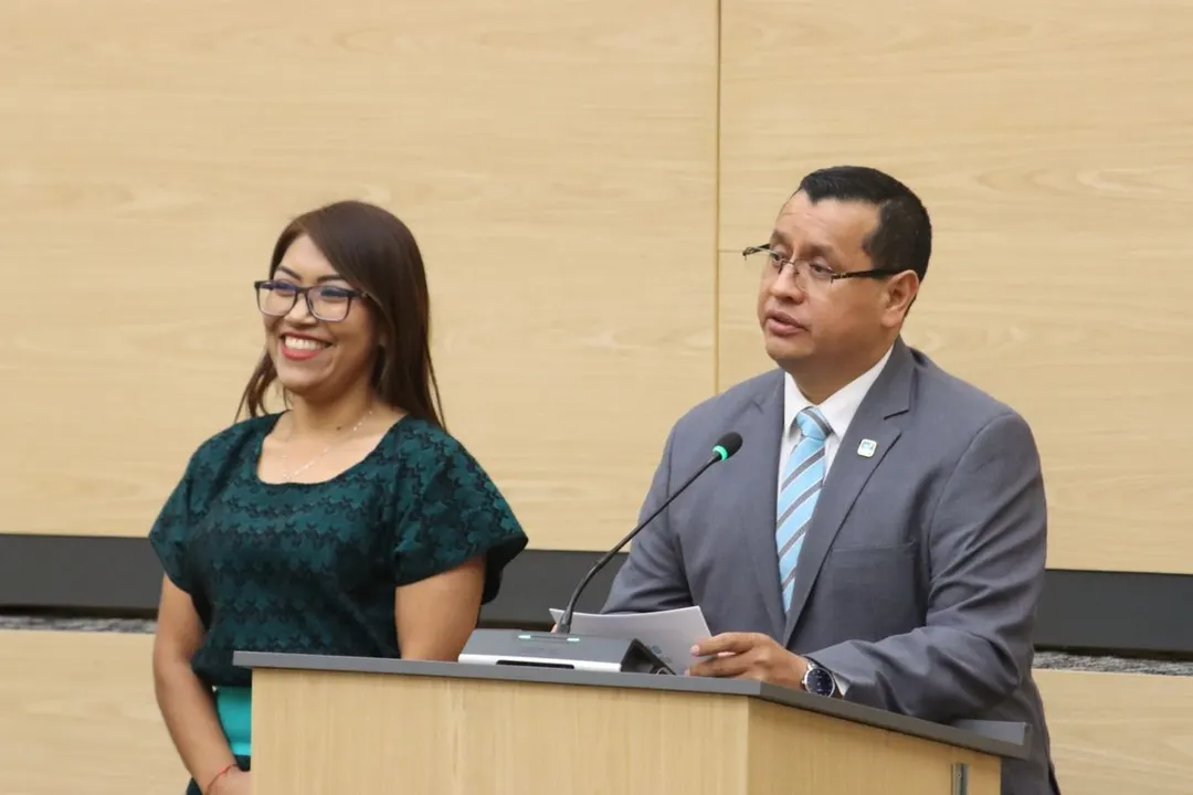 Leonela Jazmín Martínez y Elías Lozada, diputados integrantes de la LXII Legislatura del Congreso del estado de Puebla. Foto: Especial
