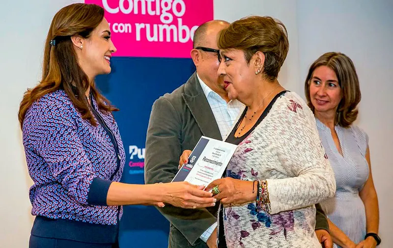 smdif-adultos-mayores-graduados-computacion