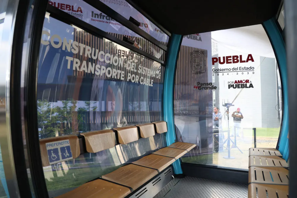 Cabina del Cablebús de Puebla