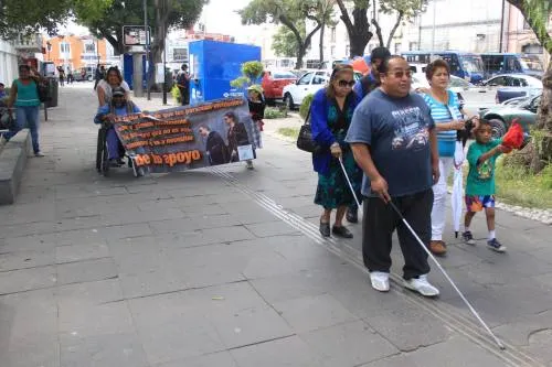 Personas con discapacidad visual denuncian discriminación por falta de concientización de ciudadanía