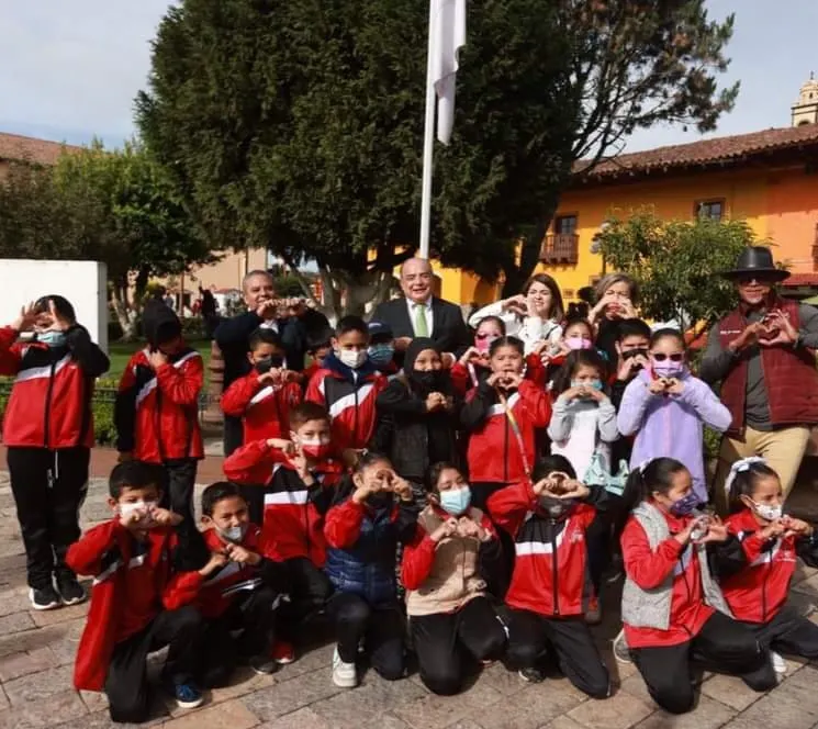 Alumnos de primaria se convierten en turistas con el programa: “Zacatlán, conociendo mi pueblo mágico”