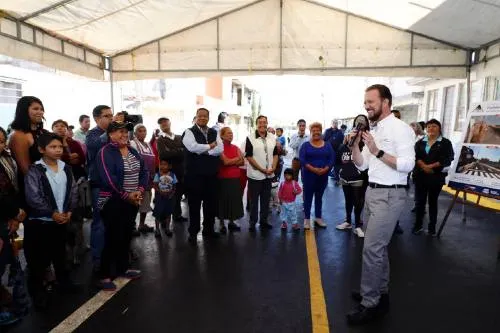 Luis Banck entregó cuatro nuevas vialidades a vecinos de Barranca Honda
