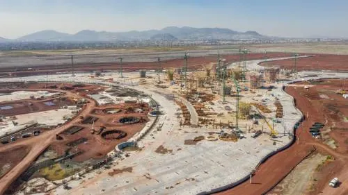 Moody’s manda al sótano la nota ‘verde’ de bonos del NAIM