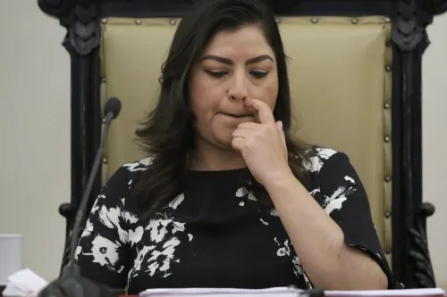 Claudia Rivera, “la principal simuladora” y culpable de la derrota en la capital