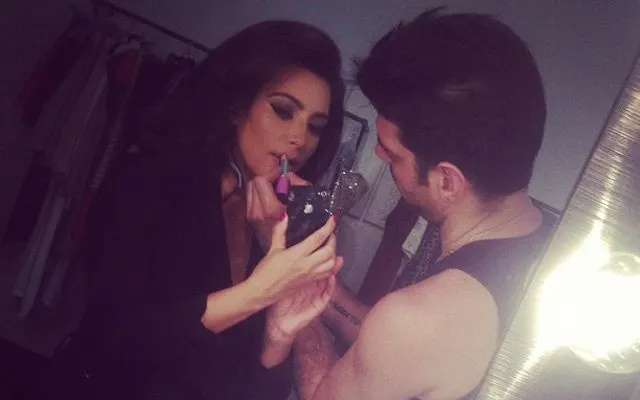 Kim Kardashian copia look de Sofia Loren