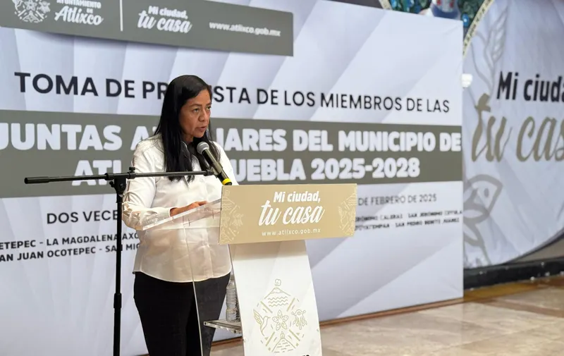 Ariadna Ayala toma protesta a los nuevos presidentes auxiliares de Atlixco para el periodo 2025-2028