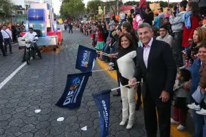 Encabeza Tony Gali tradicional Desfile de Reyes en Puebla