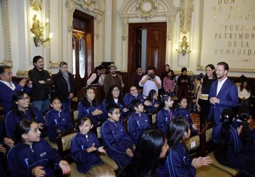 Promueve Banck la formación artística de estudiantes de ballet, teatro y circo
