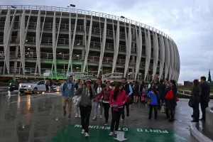 Corto circuito provoca incendio en Galerías Serdán