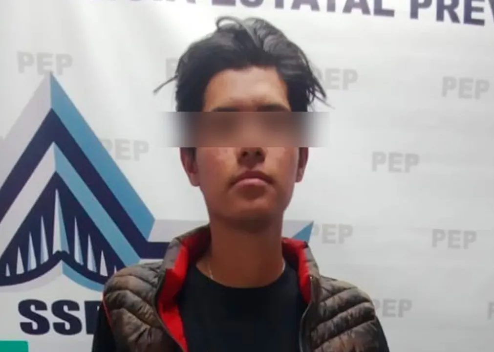 Detienen SSP y SEMAR a hombre por portación ilegal de arma de fuego