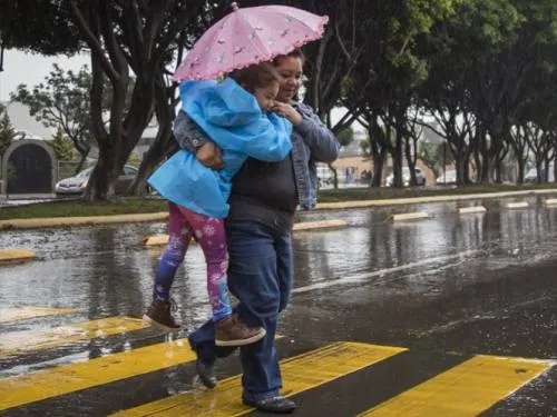 Prevén tormentas intensas y muy fuertes en gran parte del país