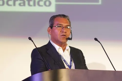Jiménez Merino ofrece caminos, pavimentaciones y obras de agua