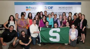 Alumnos de la UEM se suman al apoyo asistencial del SEDIF