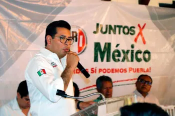 Néstor Camarillo pide al dirigente municipal del PRI dejar el cargo