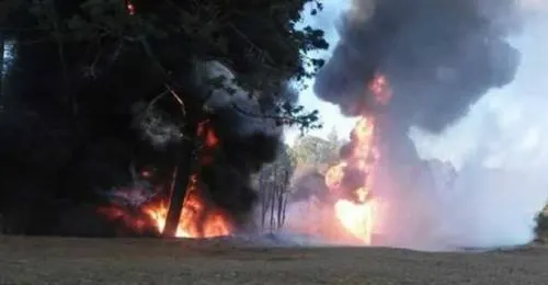 Toma clandestina causa incendio en Nanacamilpa