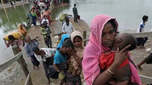 Naufraga un bote con al menos 35 musulmanes rohingya y “lleno de niños” que huían de Myanmar