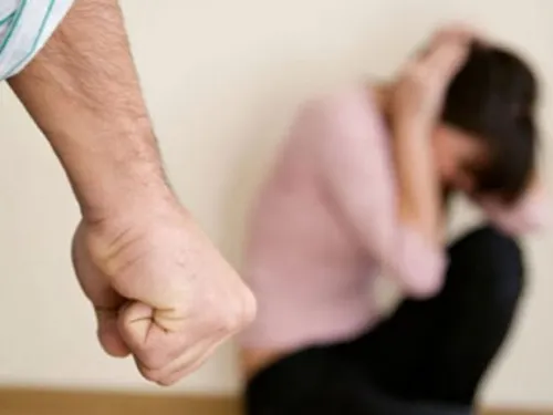 Mujer y hombre vinculados a proceso por lesiones y violencia familiar