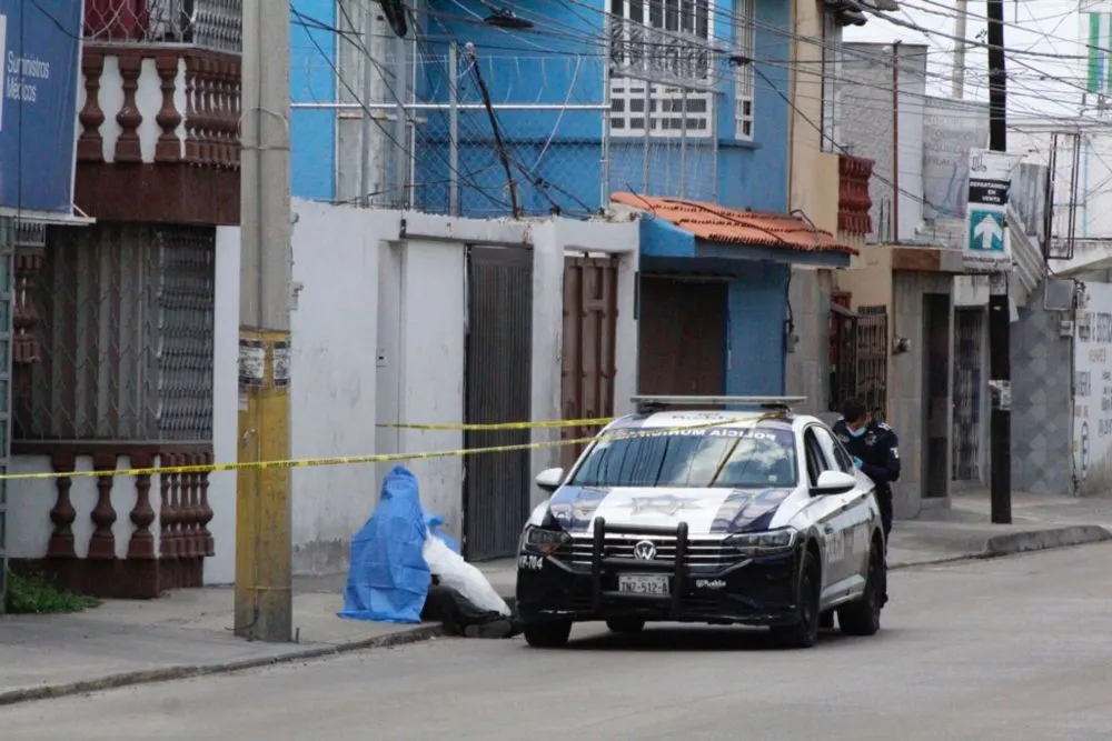 Encuentran a hombre ahorcado con cable de teléfono en Mayorazgo