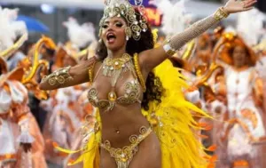 Suspenden carnavales en ciudades de Brasil