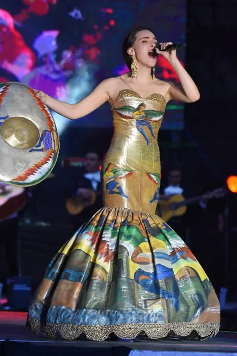 Belinda se salva de ser expulsada de México