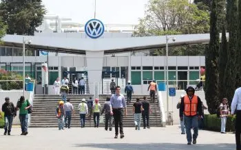 Se tensa la relación laboral entre Volkswagen de México y sus trabajadores