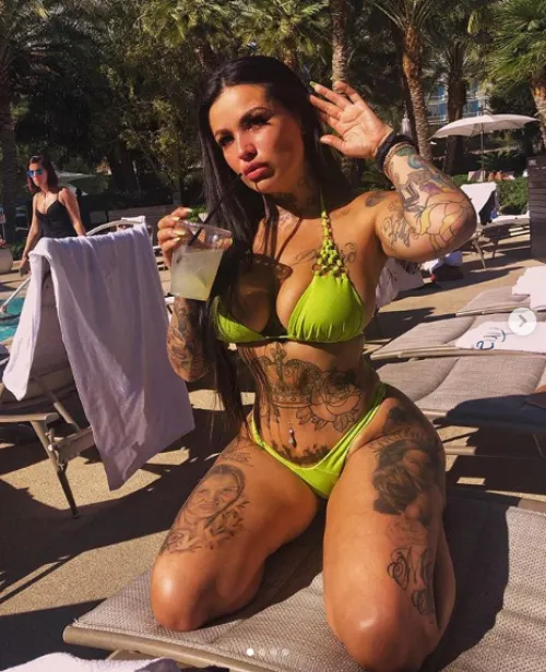 Tatu Baby, la sensual tatuadora colombiana