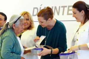 Conmemoran SEDIF e IPM Día Internacional de la Mujer con Feria de Servicios en Amozoc