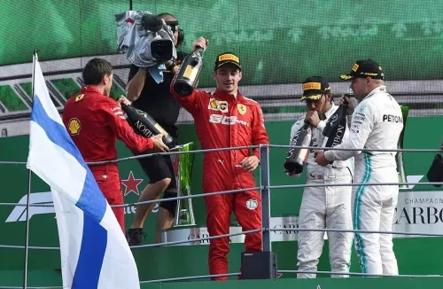 Leclerc logra segunda victoria al hilo; ‘Checo’ es séptimo