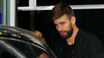 Captan a Piqué con la mujer con la que presuntamente engañó a Shakira