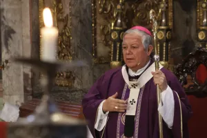 Llama Arzobispo dejar de lado consumismo en época navideña