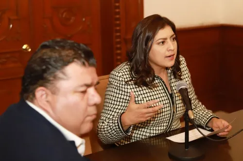 Incumple Rivera Vivanco y no revela cambios en su administración
